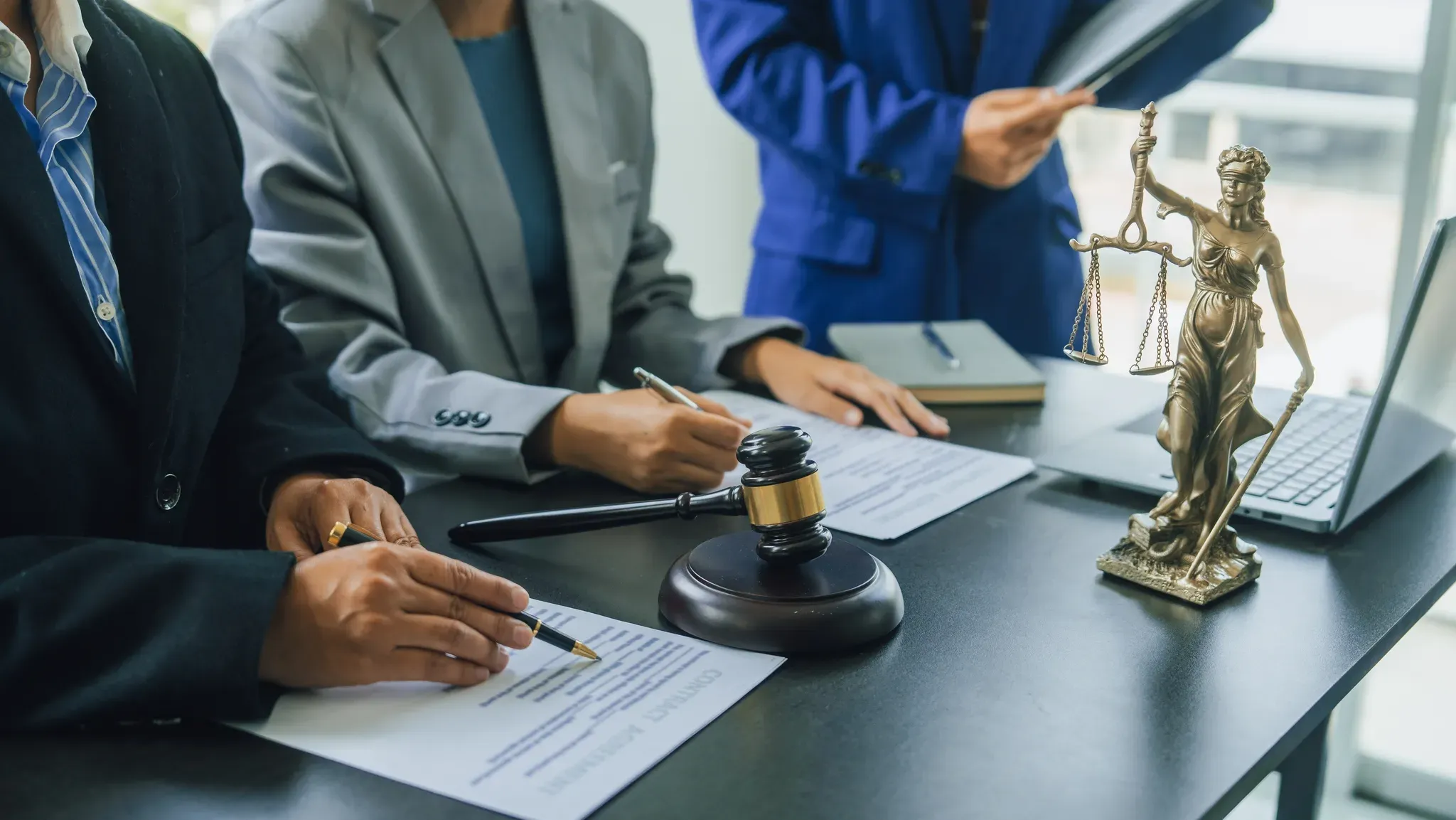 7 Ways to Minimize Risk of a Nighttime Motorcycle Accident