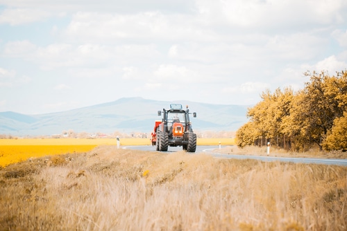 Common Causes of Car Crashes That Involve Farm Equipment